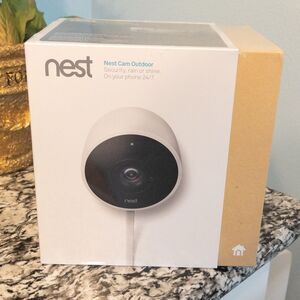 Nest Cam Outdoor Security Camera Model NC2100ES - Sealed New (Not Google Cam)